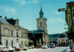 CPM PONTVALLAIN  , Place De L'église - Pontvallain