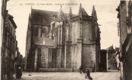 CPA 56 VANNES LA PLACE BRULEE ABSIDE DE LA CATHEDRALE - Vannes