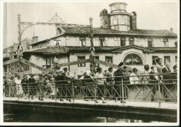 Hamburg Personengruppe An Einem Interessanten Gebäude Fabrik Sw A.O. Schmidt - Mitte