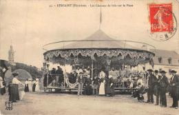 Kersaint      29       Manège. Les Chevaux De Bois Sur La Place     (Voir Scan) - Kersaint-Plabennec