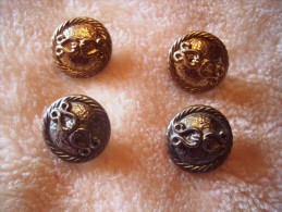 4 BOUTONS ANCIENS - Botones