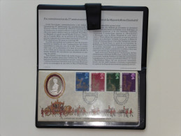 Médaille   Et Timbres :Couronnement De Sa Majesté La Reine Elisabeth II 1953-1978 - Collections