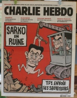 CHARLIE HEBDO N° 919 Du 27/01/2010 - Sarkozy En Ruine : TF1 Envoie Ses Sauveteurs / Coluche Menacé De Mort Par Les RG - Humor