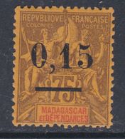 MADAGASCAR N° 54 X 0.15 Sur 75 C. Trace De Charnière Sinon TB - Unused Stamps