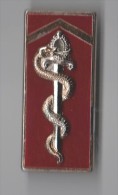 INSIGNE ECOLE DES SOUS-OFFICIERS DU SERVICE DE SANTE, Relief  - DRAGO PARIS G 2325 - Medical Services