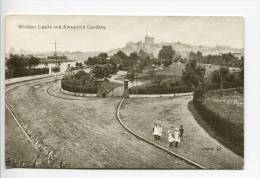 OF5/ Ca 1905-1910 Animated Alexandra Gardens And Windsor Castle In The Back - Windsor