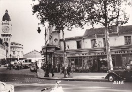 PARIS 12 ème - Carrefour , Rue De Bercy Et Boulevard Diderot , La Gare De Lyon - District 12