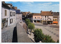 Epernon, La Place Aristide-Briand, 1987, C.I.M. 3.10.79.0477, Automobile, Magasin De Meubles, Café, Maison De La Presse - Epernon