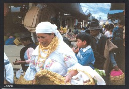 EQUATEUR -  Plaza De Ponchos - OTAVALO - Ecuador