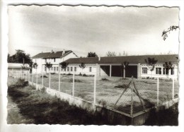 CPSM SAINT ETIENNE DE TULMONT (Tarn Et Garonne) - Le Groupe Scolaire - Saint Etienne De Tulmont