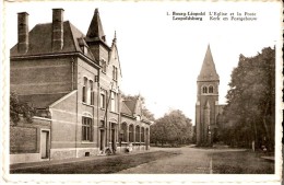 Bourg-Leopold (3970) : L´Eglise Et La Poste. Petite Animation. CPSM Dentelée. - Leopoldsburg