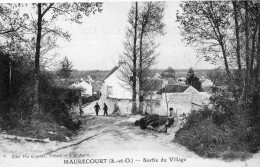 MAURECOURT SORTIE DU VILLAGE - Maurecourt