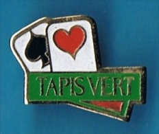 PIN´S //   . TAPIS VERT 2 CARTES - Jeux