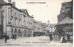 BRIVE - Grande Place Et Hôtel De Ville - Brive La Gaillarde