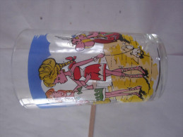 VERRE A MOUTARDE PUBLICITAIRE DECORE DESSIN ANIMEE ASTERIX 1968 - DEUX ROMAINES - Bicchieri