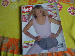 SYLVIE VARTAN MAGAZINE PARIS MATCH N° 2533-1750 8F  Dec 1982.......REGARDEZ MES VENTES ? J'EN AI D'AUTRES - Zeitschriften & Kataloge