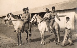 CPA 1183  - MILITARIA - Carte Photo Militaire - Armée Coloniale -  Soldats Sur Des Chevaux - Personen