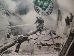 CPA Paris Les Sapeurs Pompiers De Paris Au Feu. N° 736 - Otros & Sin Clasificación