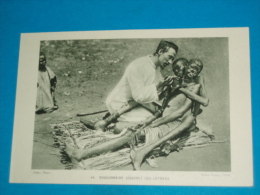 Afrique ) Tanzanie  N° 44 - Missionnaire Soignant Des Lépreux  - EDIT: Braun - Tanzanie