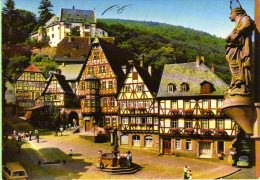 Miltenberg - Marktplatz Mit Blick Zur Burg - Miltenberg A. Main