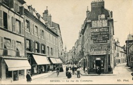 CPA 58 NEVERS LA RUE DU COMMERCE 1916 - Nevers