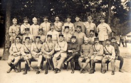 CPA 1206 - MILITARIA - Carte Photo Militaire - Soldats - Officiers N°131 Sur Les Képis - Personen
