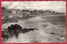 44 PREFAILLES - Effet De Vagues Devant La Grande Plage - Préfailles