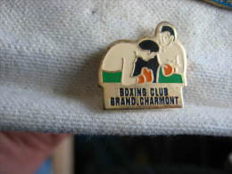 Pin´s Du Boxing Club De La Ville De Grand-Charmont - Boxeo