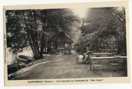 SAINT BENOIT-  Les Tonnelles Du Restaurant De  Mont Repos.Pas Courante. - Saint Benoit