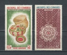 COMORES 1963 PA N° 8/9 ** Neufs = MNH Superbes  Cote 14,50 € Artisanat Corbeille Pendentif  Jewelry - Ungebraucht