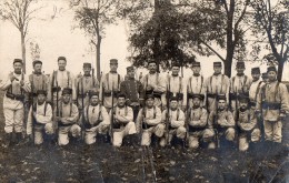 CPA 1231  - MILITARIA - Carte Photo Militaire - Soldats D'Infanterie - Pour PONT - DE - VEAUX - Personen