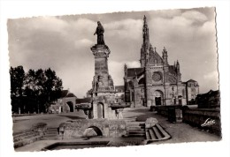 SAINTE ANNE D AURAY La Fontaine Et La Basilique Carte En Très Bon état - Saint Jean Brevelay