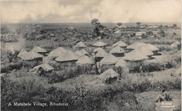 REAL PHOTO - RHODESIA - A MATABELE VILLAGE  -   S847 - Zambia