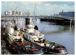 (567 ORL) Shipping - Bateau - Ship - Nantes Pont Anne De Bretagne Et Remorqueurs - Rimorchiatori