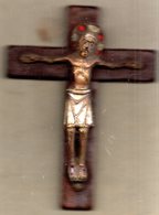 CHRIST Crucifié .Bronze & émaux Cloisonnés,croix En Bois.Le Christ :95 X 70 Mm.la Croix :118 X 86 Mm.vers 1900. - Pop Art