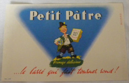 Buvard PETIT PATRE Fromage Délicieux Le Carré Qui Fait Tourner Rond - Pub Publicité - Milchprodukte