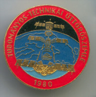 Space, Scientific Techniques - Hungary, Enamel Vintage Pin, Big Badge, 35 Mm - Spazio