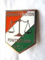 INSIGNE ADMINISTRATION PENITENTIAIRE RCI COTE D´IVOIRE ETAT EXCELLENT Y.DELSART - Politie En Rijkswacht