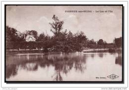 91 Vigneux Sur Seine, Le Lac Et L´Ile, Reflets Dans L Eau, Ed Guéleux, CLB, CPA Voyagé - Vigneux Sur Seine