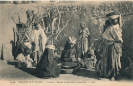 ETHNIQUES ET CULTURES - AFRIQUE DU NORD - SCENES ET TYPES - Femmes Arabes Préparant Le Couscous - Africa