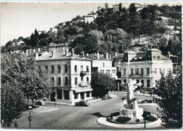 CPSM 38 VIENNE PLACE DE LA GARE ET LE MONUMENT AUX MORTS  Grand Format 15 X 10,5 - Vienne