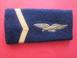 Militaria épaulette Grade Armée De L'air Française Galon Doré Aigle Doré Feutrine Fond Noir équipement - Luchtvaart