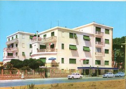 ITALIE--FOLLONICA (grosseto)--HOTEL AUSONIA-- Restaurant-( Voitures FIAT  ?  )----voir 2 Scans - Grosseto