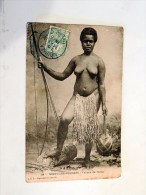 Carte Postale Ancienne : Nouvelles Hebrides : Femme De Tanna, Seins Nus , Nude, Timbre 1913 - Vanuatu