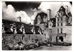 29 - Saint Vougay - Le Château De Kerjean - La Cour - Editeur: S.C.M.H N° 292717288003 - Saint-Vougay