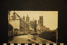 CP, 02, LAON La Cathédrale Vue Des Remparts N° 41 Vierge Ed J Bourgogne - Laon