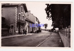 CPSM 9X14 De VIVONNE  (86) - RN 10 - Avenue De La Gare - Hôtel BEAUSEJOUR  édit LACOMBE - Vivonne