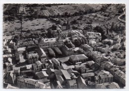 Combronde, Vue Aérienne Sur La Place De La Gendarmerie, L'hôtel De Ville Et L'église, C.I.M. 1 A - Combronde