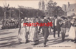 Finistère La Gavotte Bretonne Costumes De Briec Et Gouézec Editeur Villard Mariage Breton - Gouézec