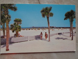 USA  Florida - Clearwater's Sparkling White Sand Beach     D126264 - Clearwater